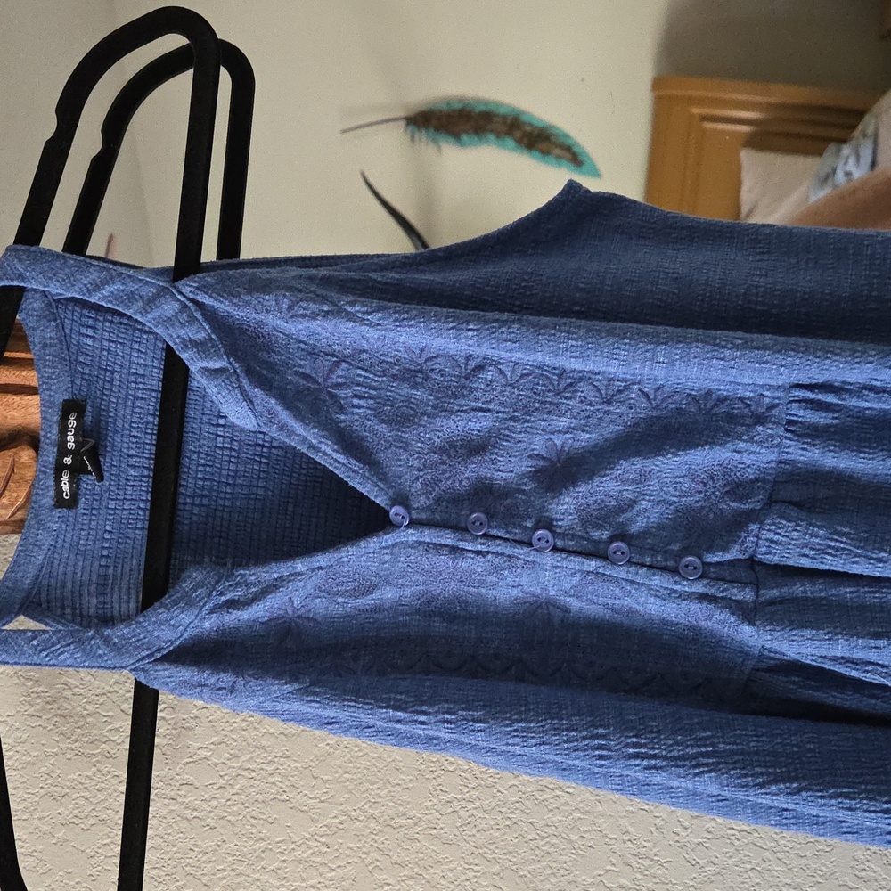 Cable & Gauge Blue  Embroidered Sleeveless Button Front Tank - Picture 3 of 7